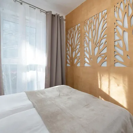 Cosy In Near The River With Parking And Balcony By Renters Daire