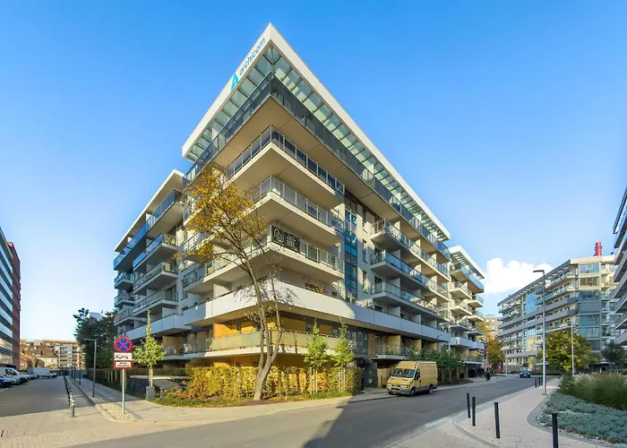 Cosy In Near The River With Parking And Balcony By Renters Daire *