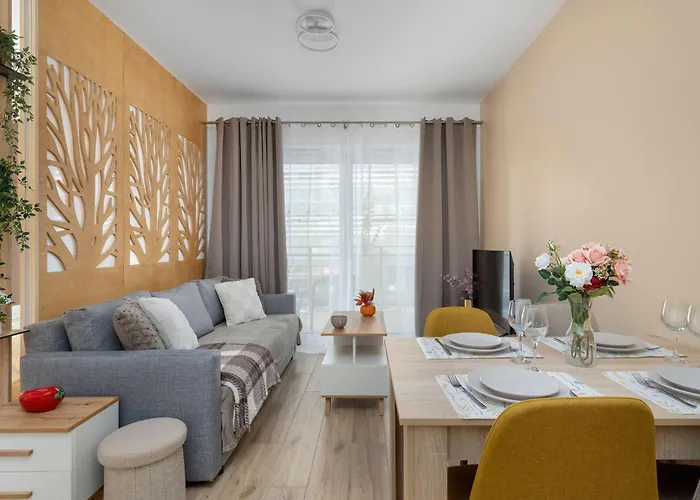 Cosy In Near The River With Parking And Balcony By Renters Daire