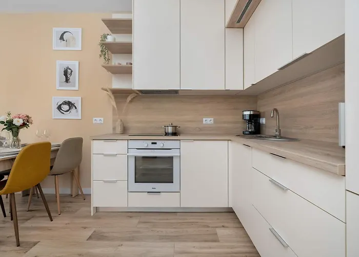 Daire Cosy In Near The River With Parking And Balcony By Renters Wroclaw