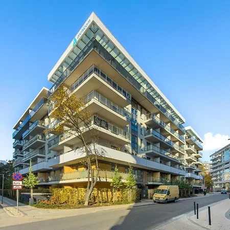 Cosy In Near The River With Parking And Balcony By Renters شقة *