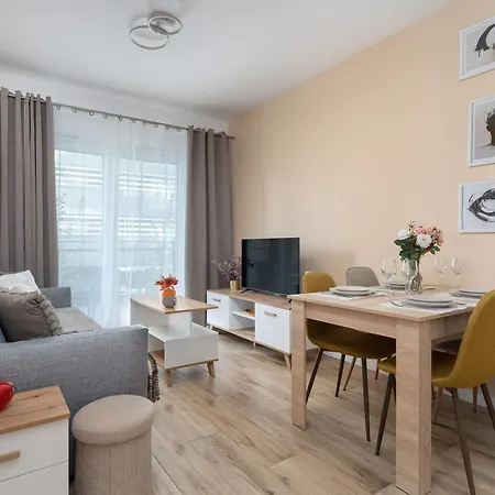 Apartamento Cosy In Near The River With Parking And Balcony By Renters