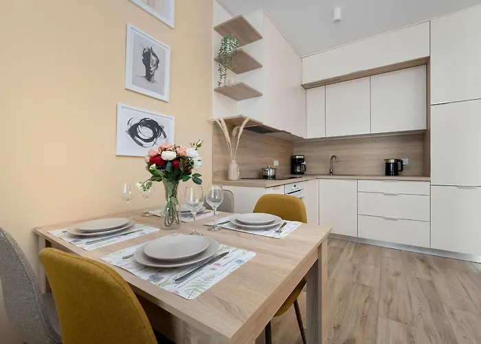 アパート Cosy In Near The River With Parking And Balcony By Renters ヴロツワフ