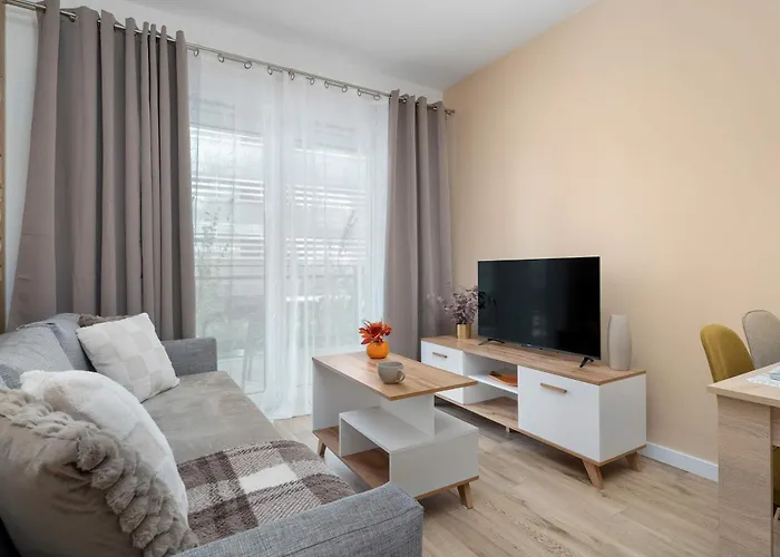 Cosy In Near The River With Parking And Balcony By Renters ヴロツワフ