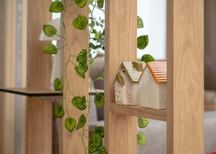 Cosy In Near The River With Parking And Balcony By Renters アパート