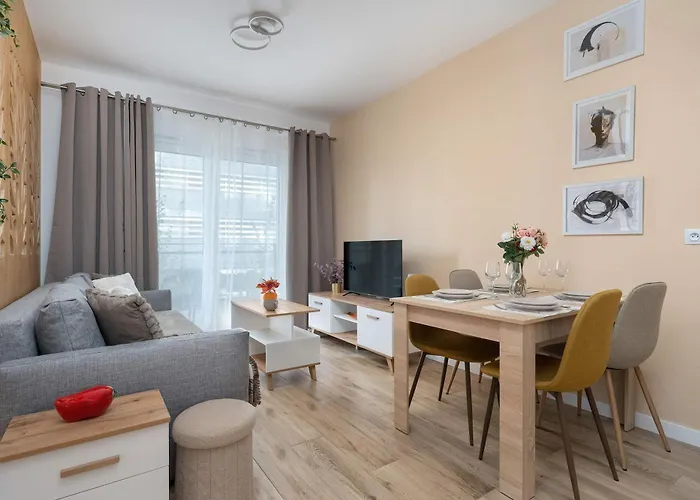 アパート Cosy In Near The River With Parking And Balcony By Renters